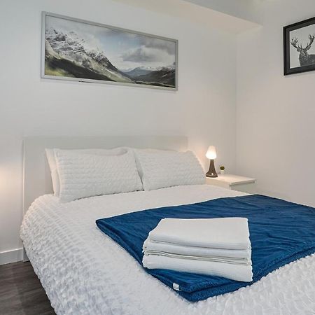 Morden Lovely 3Bedroom Apartment London Abbey Wood Exteriör bild