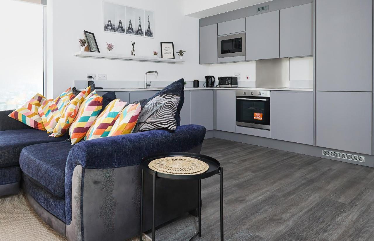 Morden Lovely 3Bedroom Apartment London Abbey Wood Exteriör bild