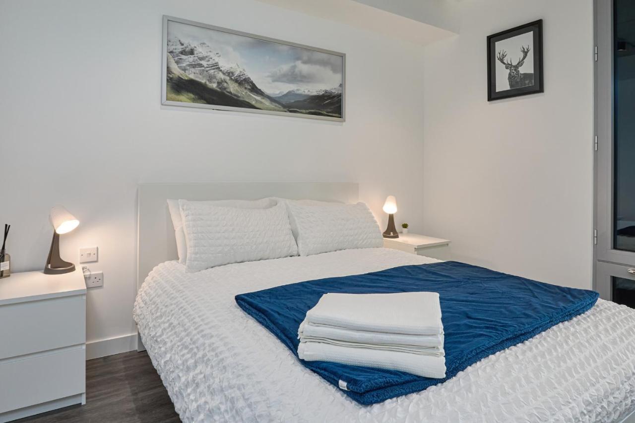 Morden Lovely 3Bedroom Apartment London Abbey Wood Exteriör bild