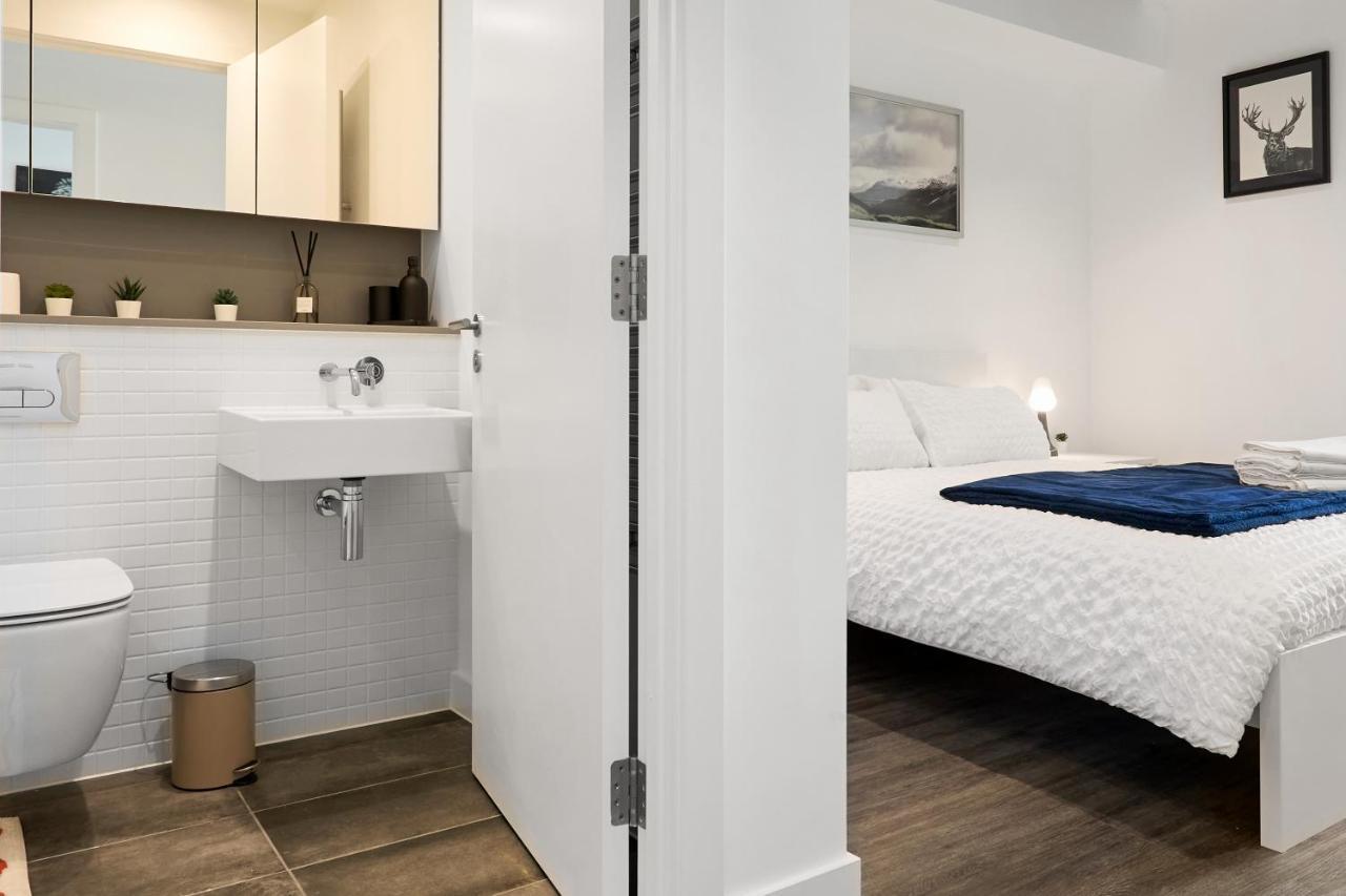 Morden Lovely 3Bedroom Apartment London Abbey Wood Exteriör bild