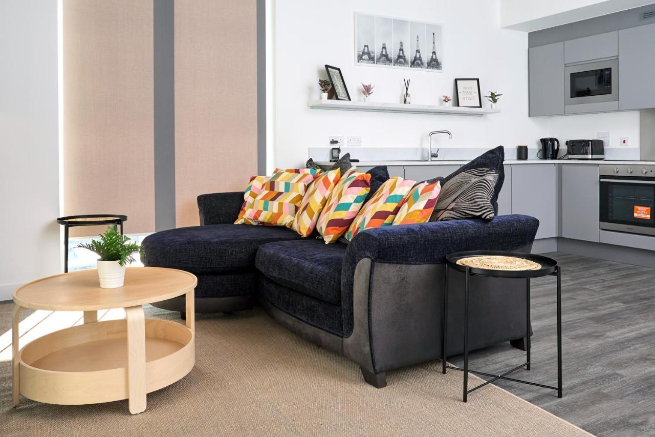 Morden Lovely 3Bedroom Apartment London Abbey Wood Exteriör bild